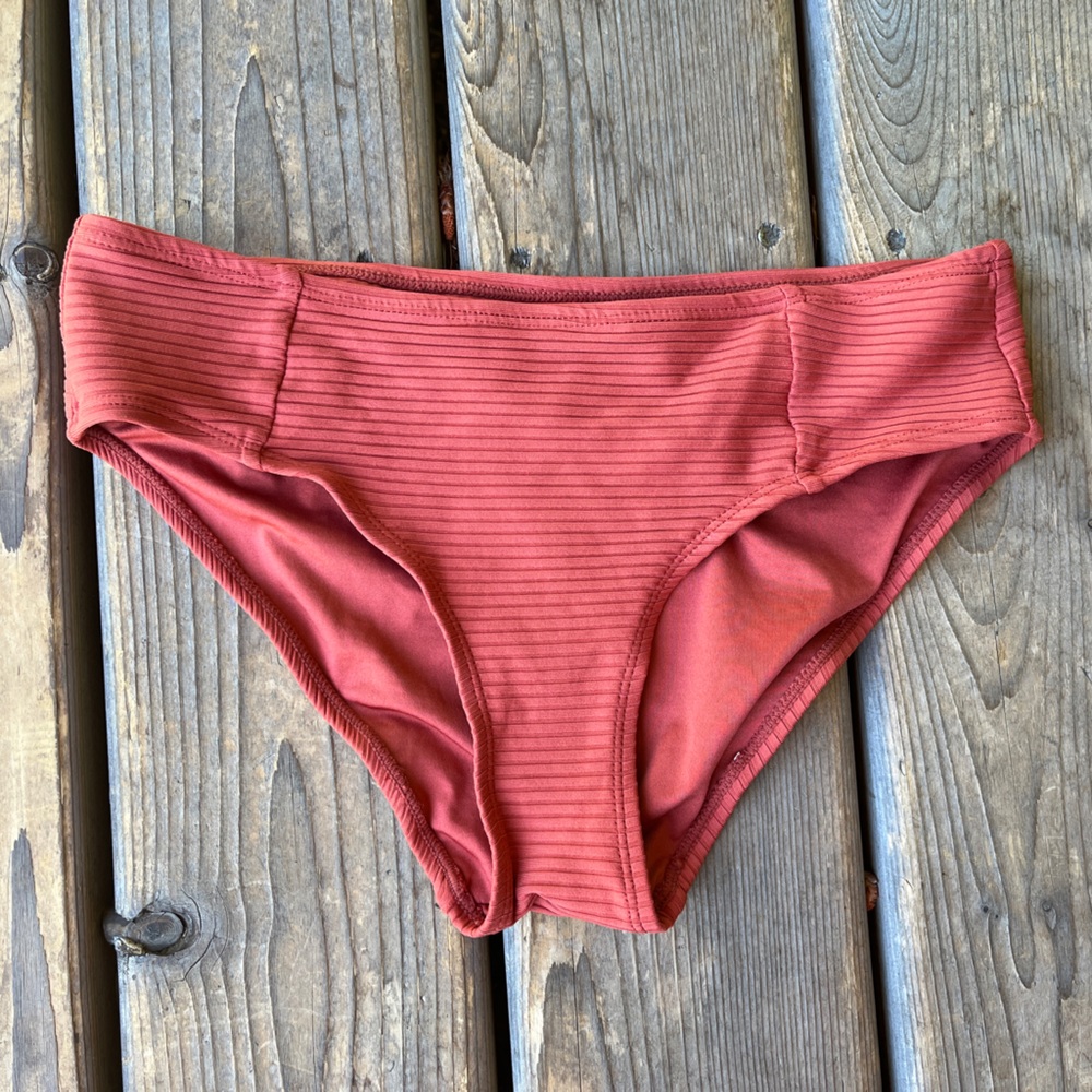 Nani Swimwear Textured Stripe Bikini Bottoms in Redwood Size Small NWOT